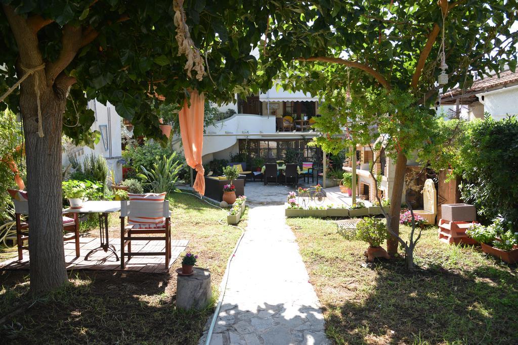 House With Big Garden *
