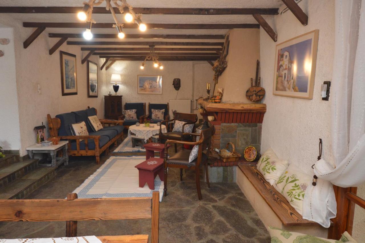 House With Big Garden * Corinthe