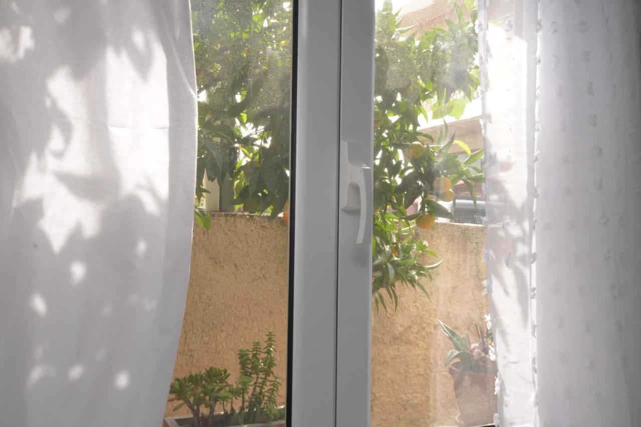 House With Big Garden * Corinthe